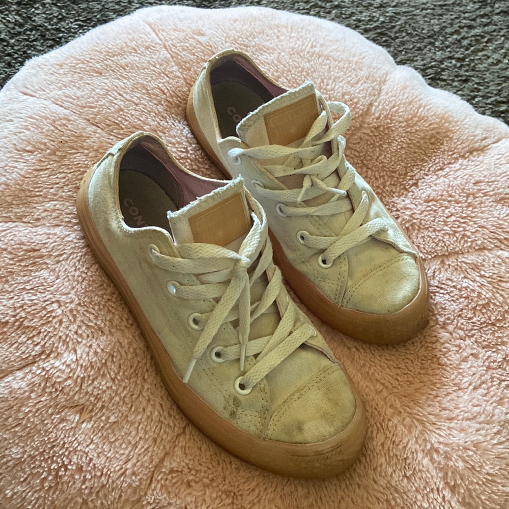 Converse size 3